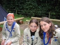062_3Damen_vom_Grill_05_08_05