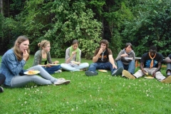 08_mit_den_Fingern_zu_essen