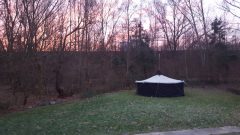 Schwarzzelt im Winter